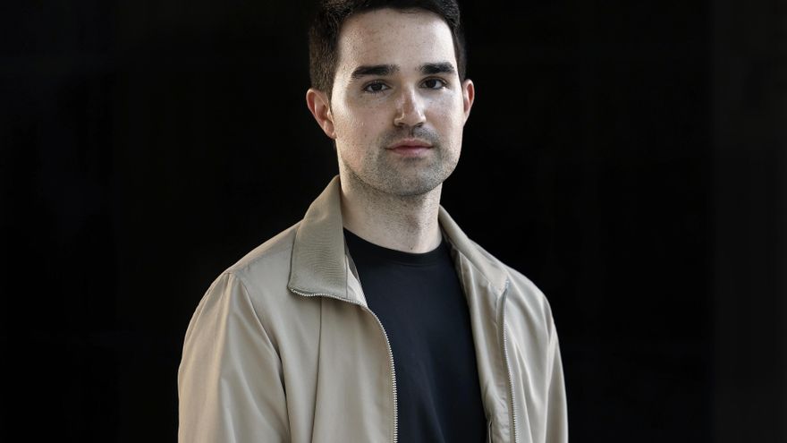 Alexandre Escrivà vuelve a las librerías con la novela negra 'El misterio Hannah Larson'