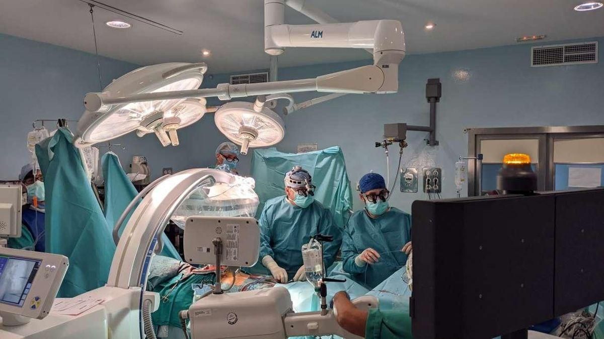 La sanidad extremeña suma 132.402 pacientes en lista de espera: suben en cirugía y pruebas, bajan en consultas