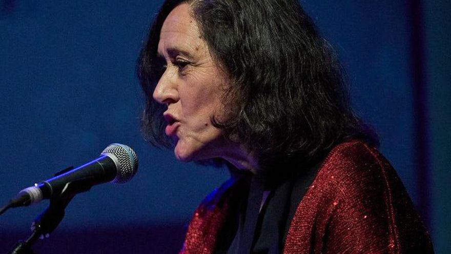 La filóloga y editora Pepa Merlo presenta el día 3 la Feria del Libro Viejo de Santander y protagonizará un recital poético