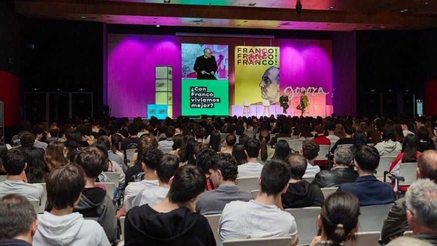 El NO-DO en TikTok o cómo desmitificar a Franco ante cientos de alumnos: "Está claro que antes no se vivía mejor"