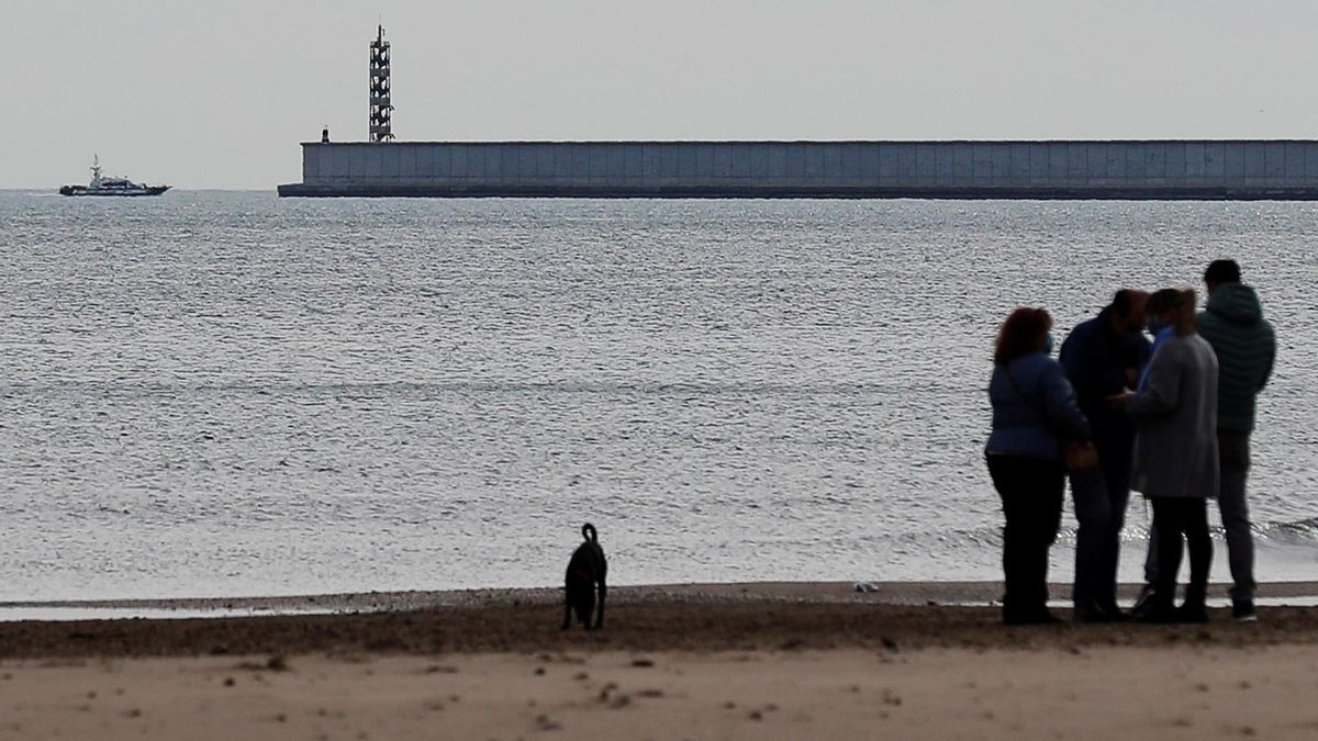 Cuatro personas mueren ahogadas, dos de ellas menores, en una playa de Oliva (Valencia)