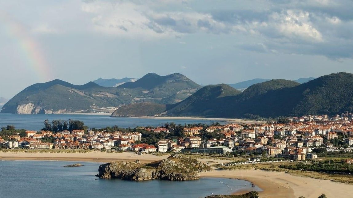 Vista aérea del municipio de Noja.