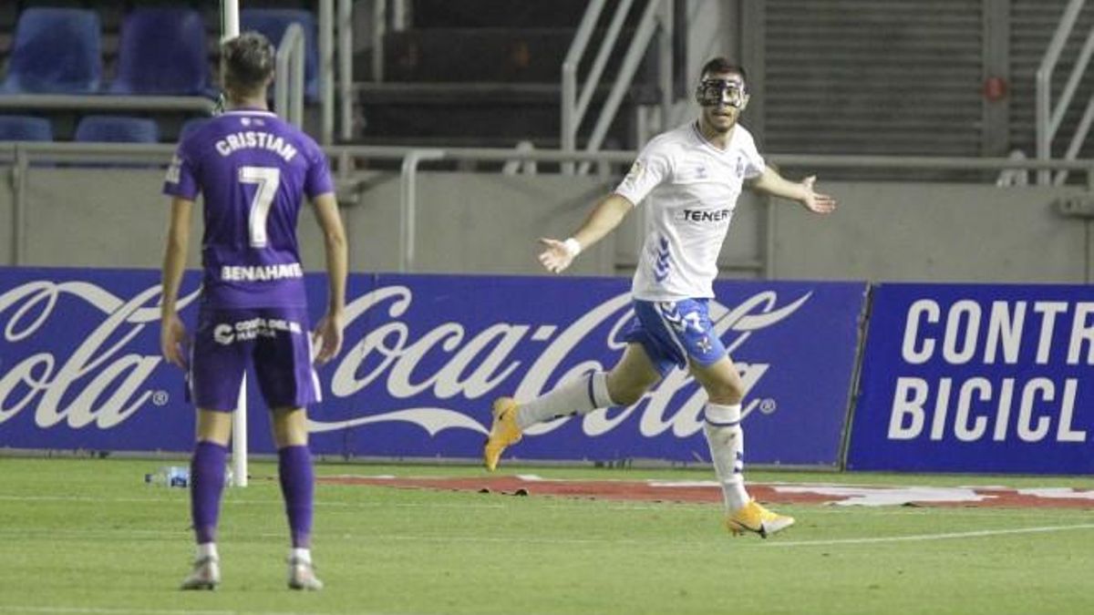Jacobo celebra su tanto frente al Málaga