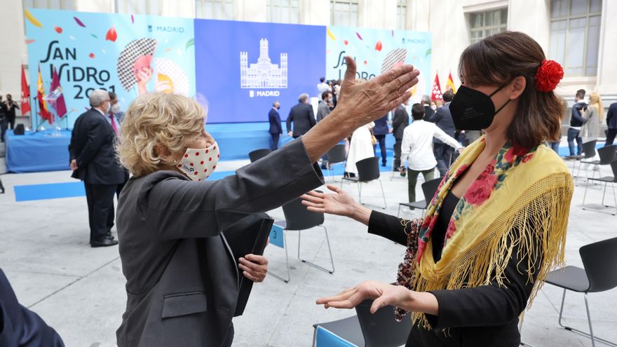 La exalcaldesa Manuela Carmena y la portavoz de Más Madrid en el Ayuntamiento, Rita Maestre
