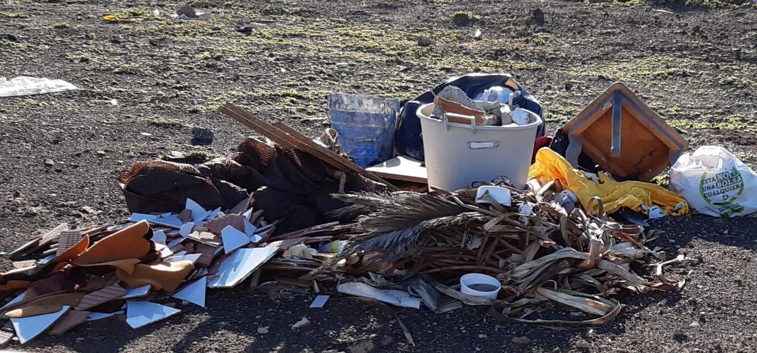 Escombros en el municipio de San Bartolomé, en Lanzarote.