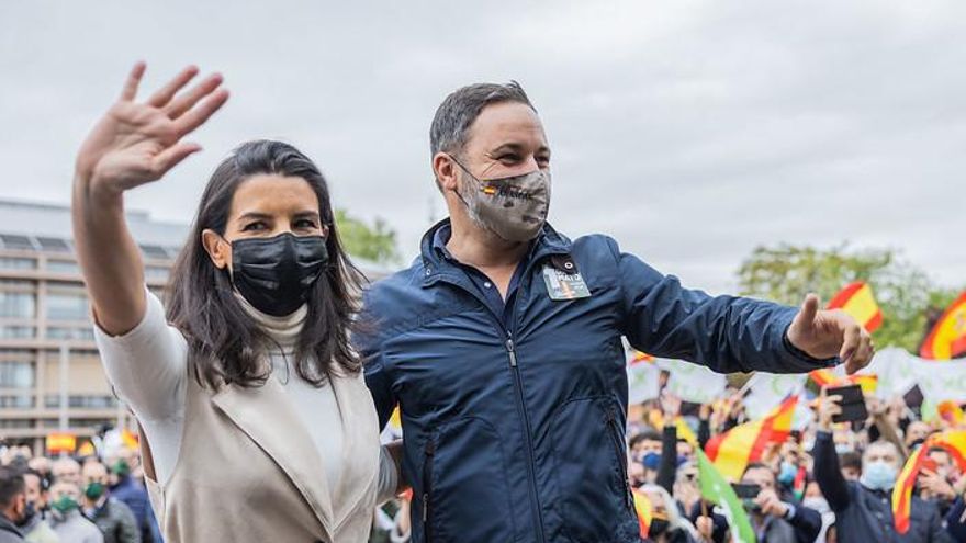 Santiago Abascal y Rocío Monasterio en Alcalá de Henares