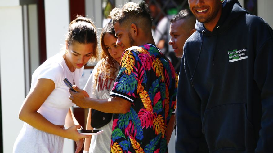 Florida no confirma ni desmiente que envió a inmigrantes latinoamericanos a Califiornia