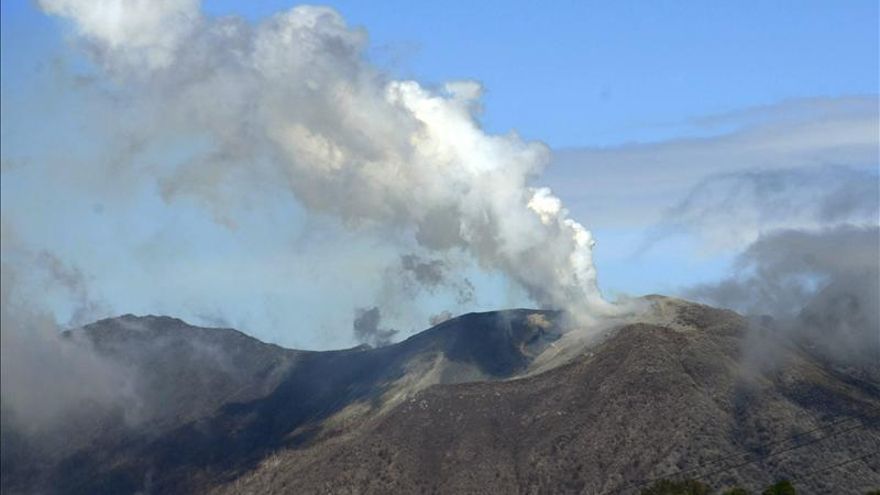 Las autoridades costarricenses están atentas a la erupción del volcán Turrialba