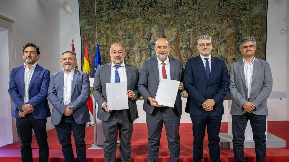 La UCLM ayudará al Gobierno de Castilla-La Mancha a conectar sus bases de datos para mejorar la atención ciudadana