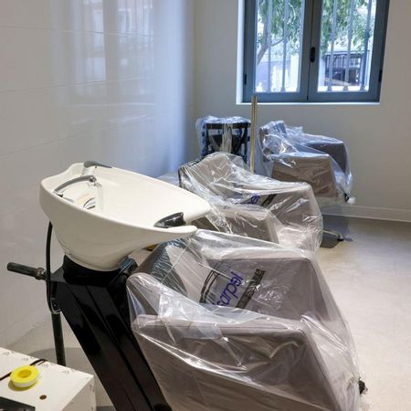 Zona de peluquería en el centro de mayores