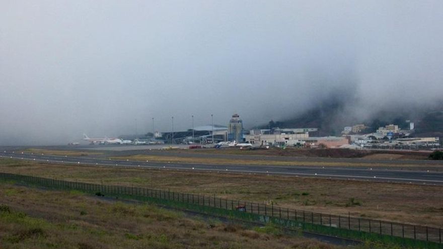 Varios vuelos, desviados por mala visibilidad en el aeropuerto de Tenerife Norte