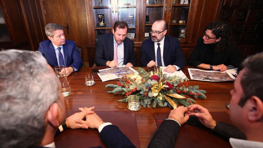 Puente insiste en sólo un aeropuerto internacional en Castilla y León y ve "imposible" la León-Valladolid en 4 años