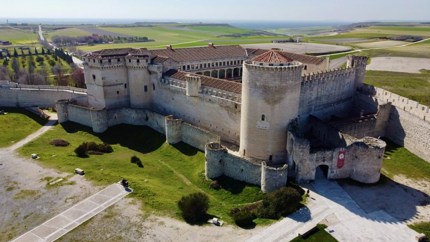 Ni Pedraza ni Ayllón: el pueblo de Segovia que albergó tres culturas distintas y conserva un castillo medieval