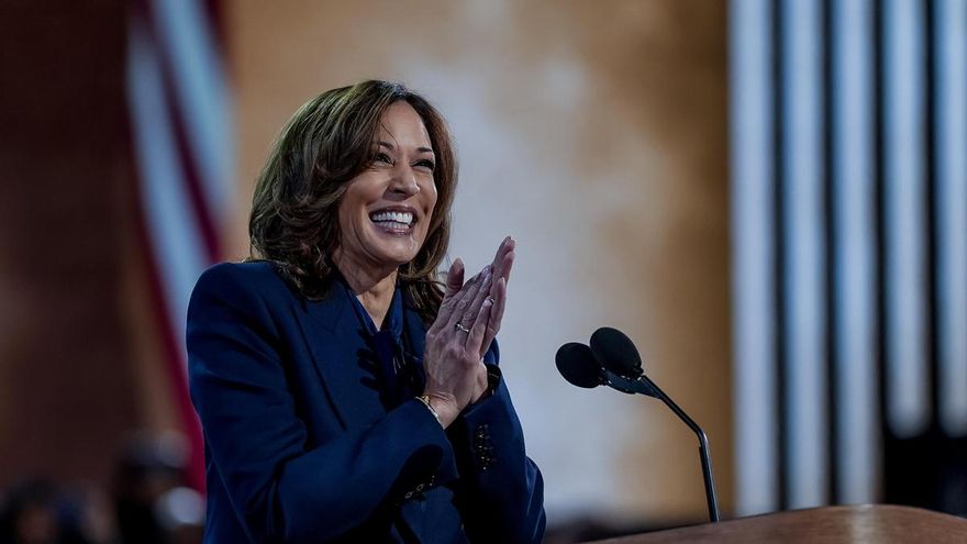 Kamala Harris se encumbra en la fiesta demócrata prometiendo unidad en EEUU