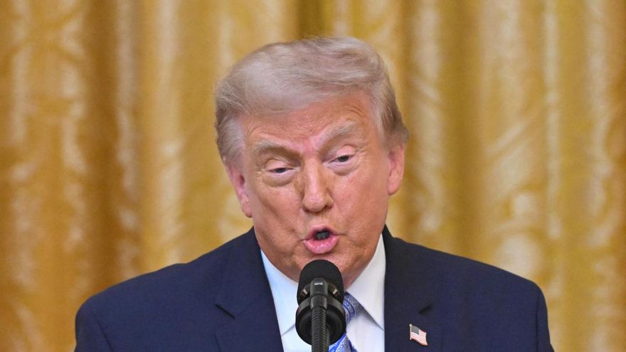 Trump mina el sistema electoral de EEUU recuperando el bulo del fraude de 2020 y acusando a China de hacerle perder