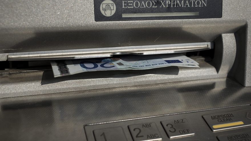 La banca se dispone a pagar por el dinero de sus clientes con los depósitos en máximos