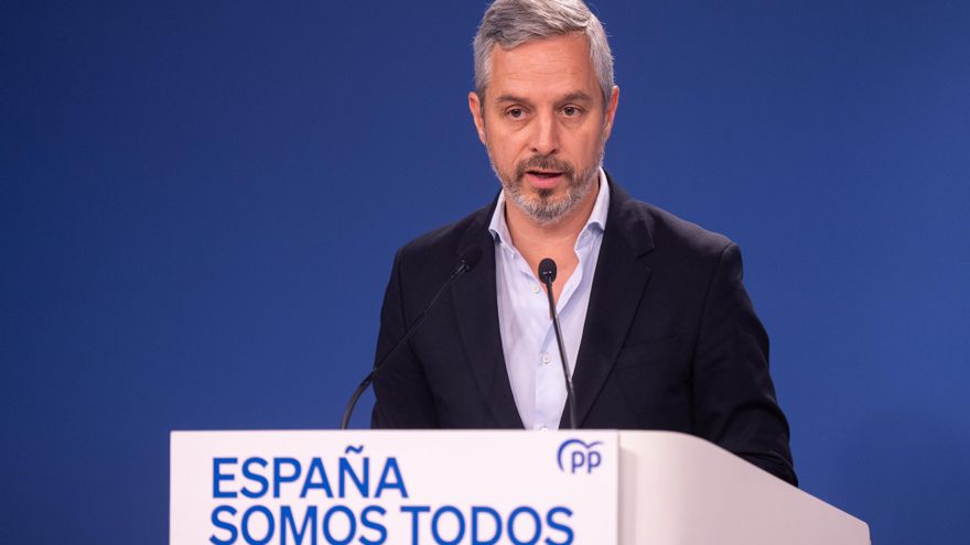 Archivo - El vicesecretario de Economía, Juan Bravo, en rueda de prensa en la sede el PP en una imagen de archivo