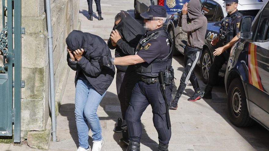 Catorce detenidos y 3,6 toneladas de cocaína incautadas en la ría de Arousa tras la descarga de un narcosubmarino