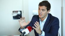 Rivera pide un "apolítico" como Defensor del Pueblo y avisa que Ciudadanos no quiere un ex del PP o del PSOE