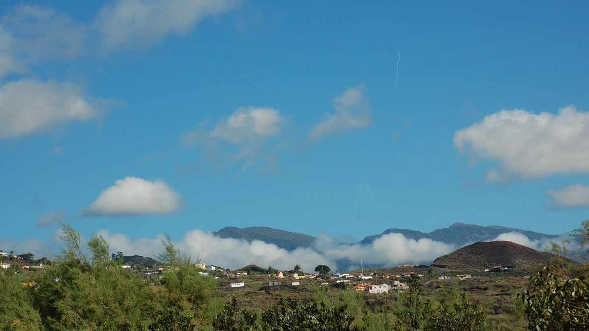 Nubes y claros en el cielo de La Palma.