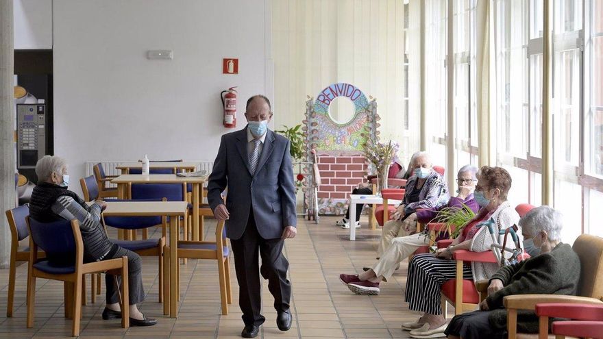 El aumento de contagios por Covid en las residencias de mayores lleva a la Junta de Andalucía a convocar a su comité de expertos