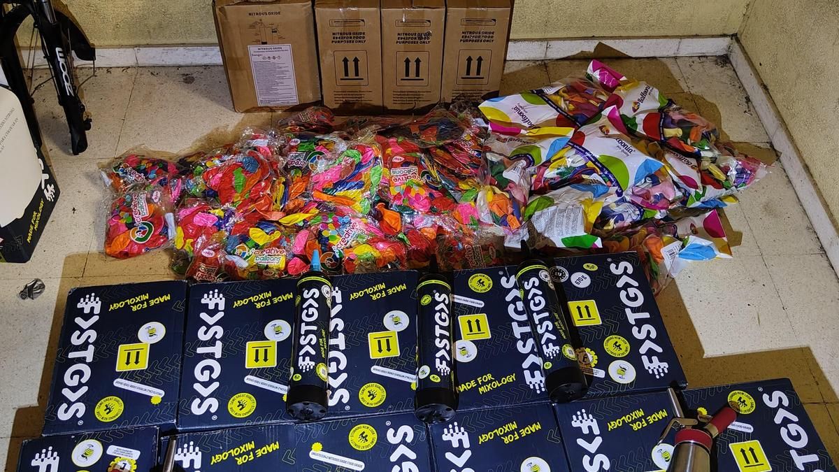 Dos detenidos por la presunta comercialización del llamado gas de la risa en un pub de Tenerife