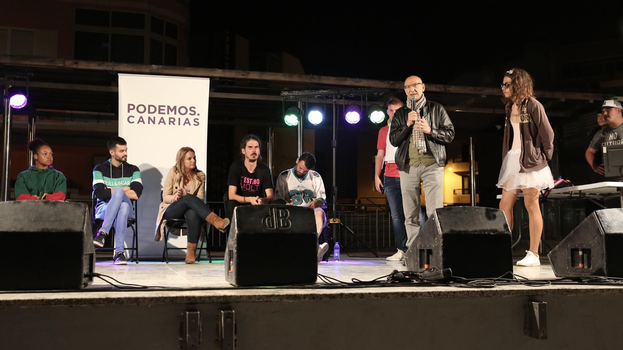 Batalla de gallos organizada por Podemos Canarias