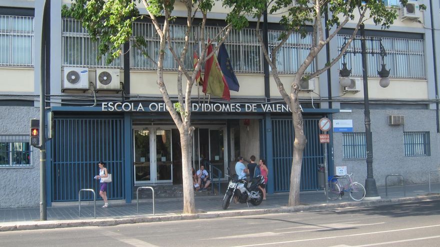 Educación habilitará la matrícula electrónica en las escuelas oficiales de idiomas valencianas el próximo curso