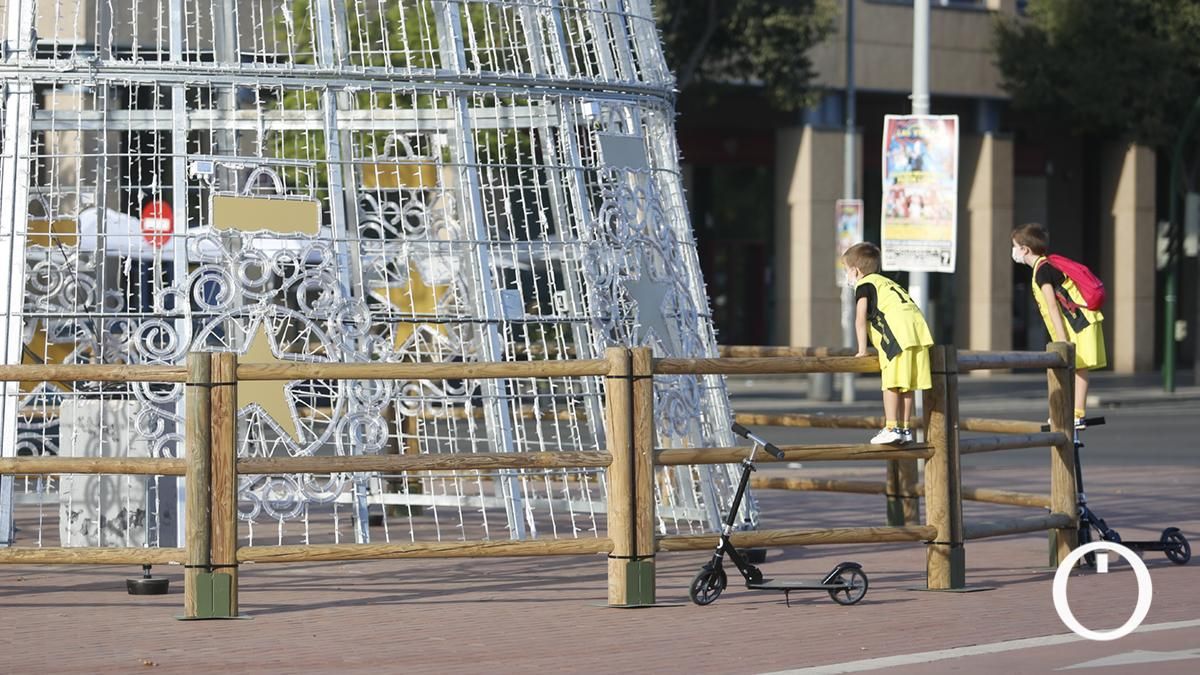 Arranca el montaje de la iluminación navideña en Córdoba