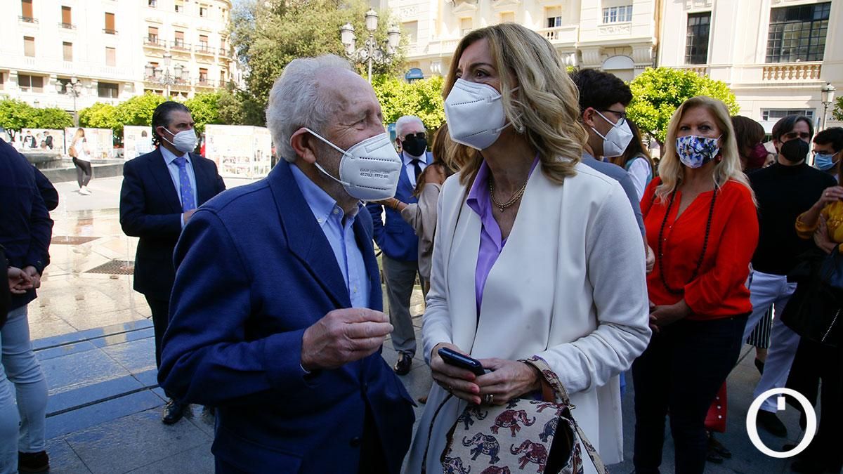 Inauguración de la exposición '100 Años de Patios' en la Plaza de las Tendillas.