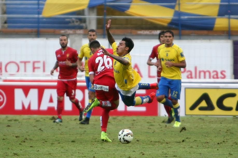 Falta sobre Jonathan Viera.  (ALEJANDRO RAMOS)