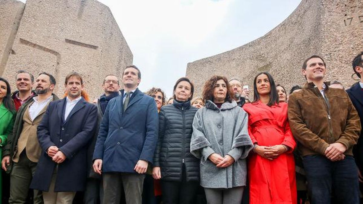 Las tres derechas en la foto de Colón