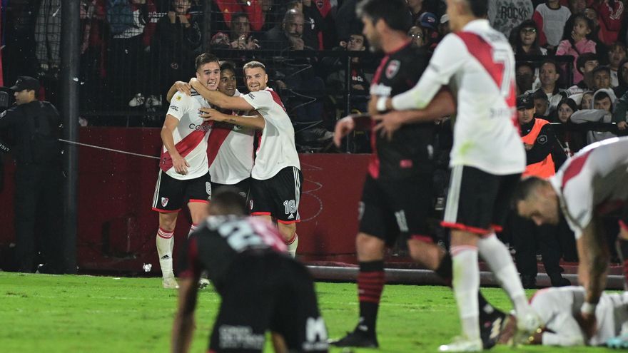 River le ganó sobre el final a un exigente Newell's y ya le sacó 6 puntos a San Lorenzo y 16 a Boca