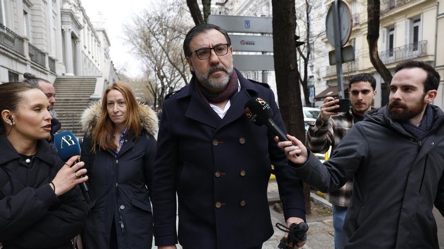 Joseba, hermano de Koldo García, a su llegada a la sede del Tribunal Supremo