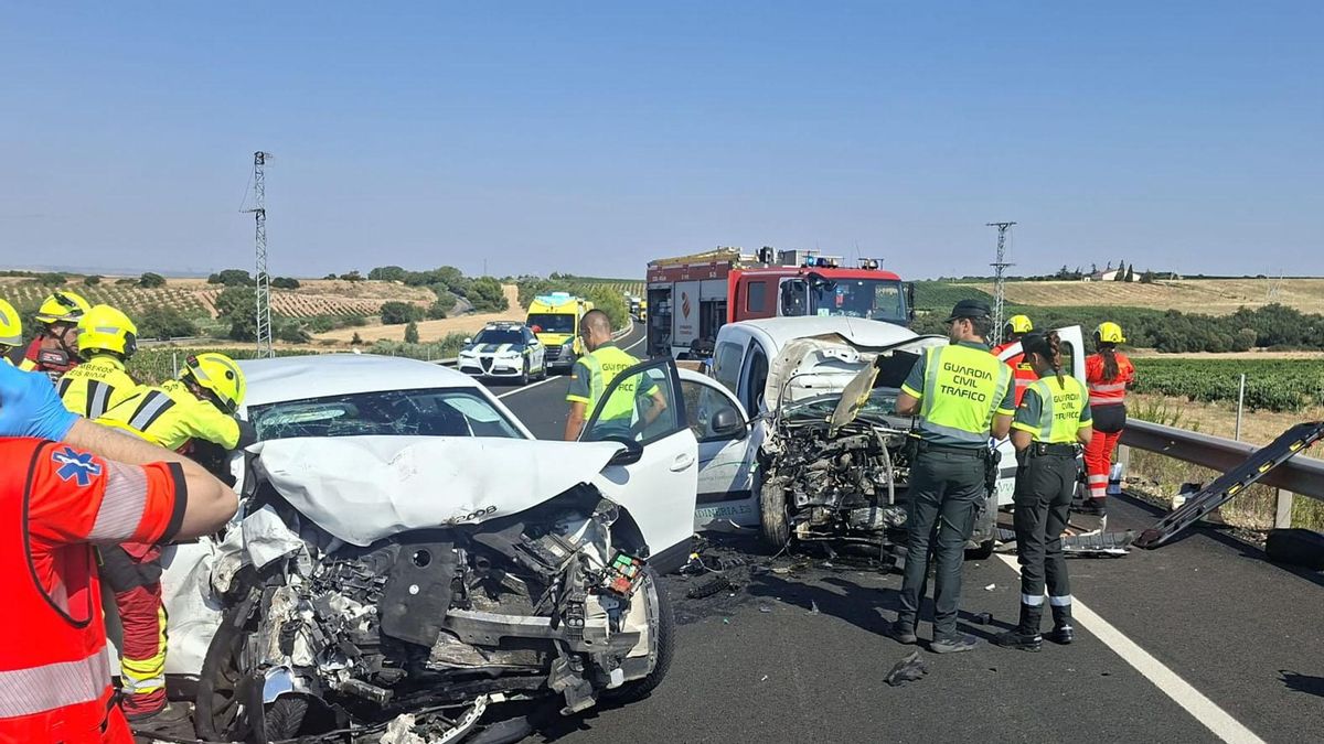 Detenido por conducir bebido y provocar un grave accidente en Ausejo con cinco heridos: uno de carácter crítico y dos graves