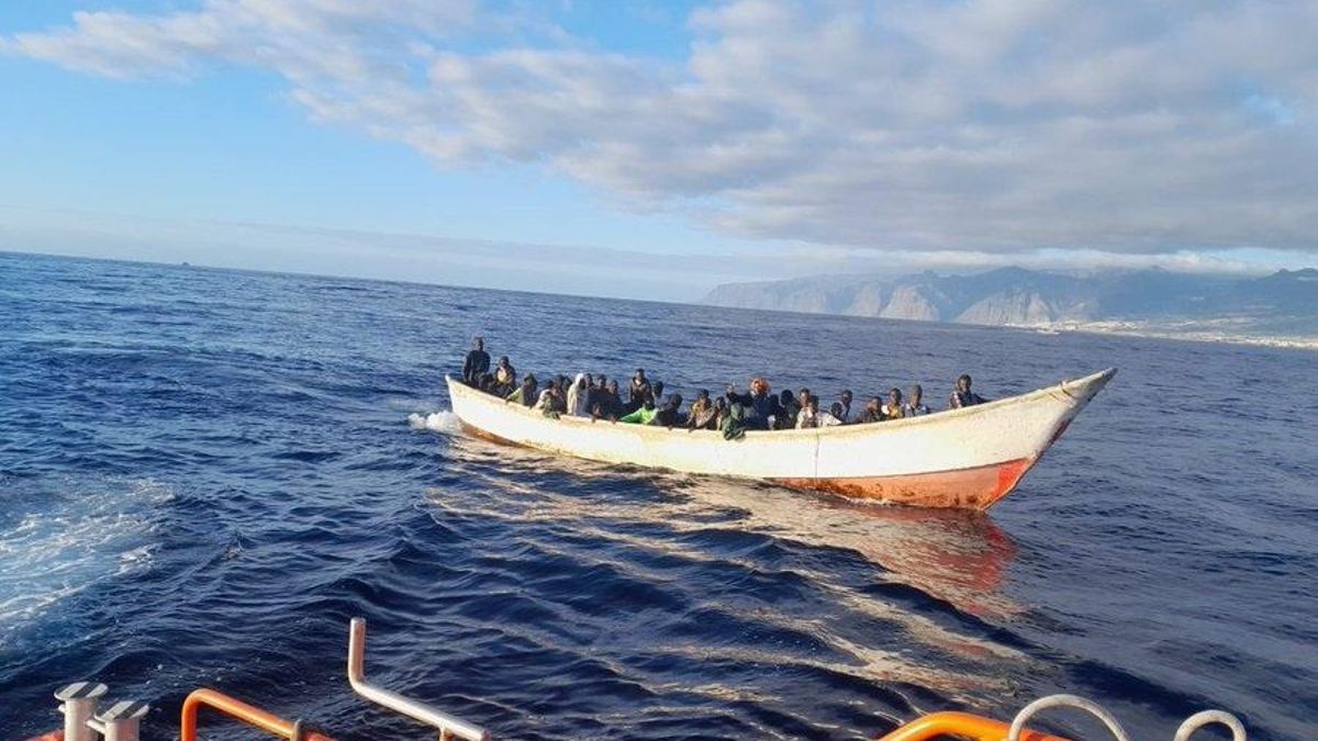 Rescatados 11 migrantes en una patera al sur de Formentera