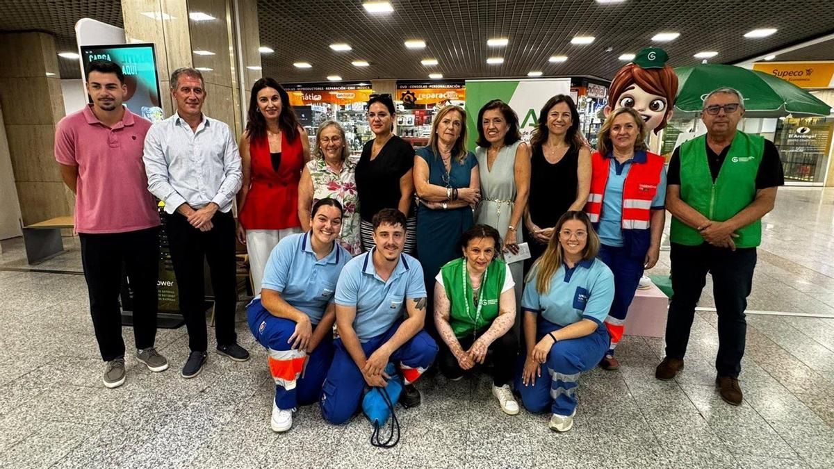 Sanidad acerca a la ciudadanía de Córdoba recomendaciones para prevenir el cáncer de piel este verano