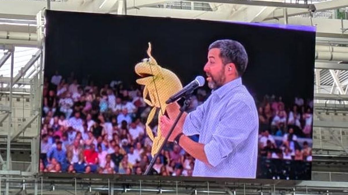 Varios eventos y espectáculos sucedieron a la visita del papa en el Bernabéu