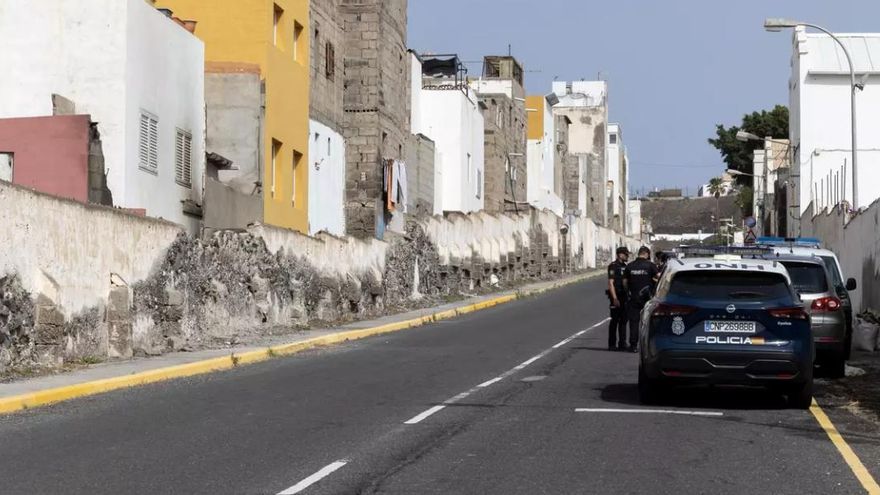 La joven quemada en el barrio de La Isleta mantiene una evolución positiva