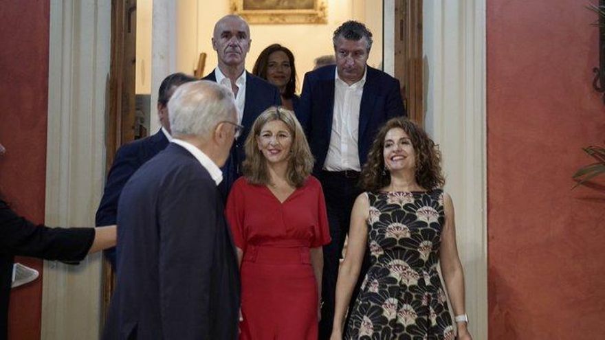 Yolanda Díaz advierte al PSOE de que no puede crear el impuesto a las eléctricas en los Presupuestos y pide actuar ya