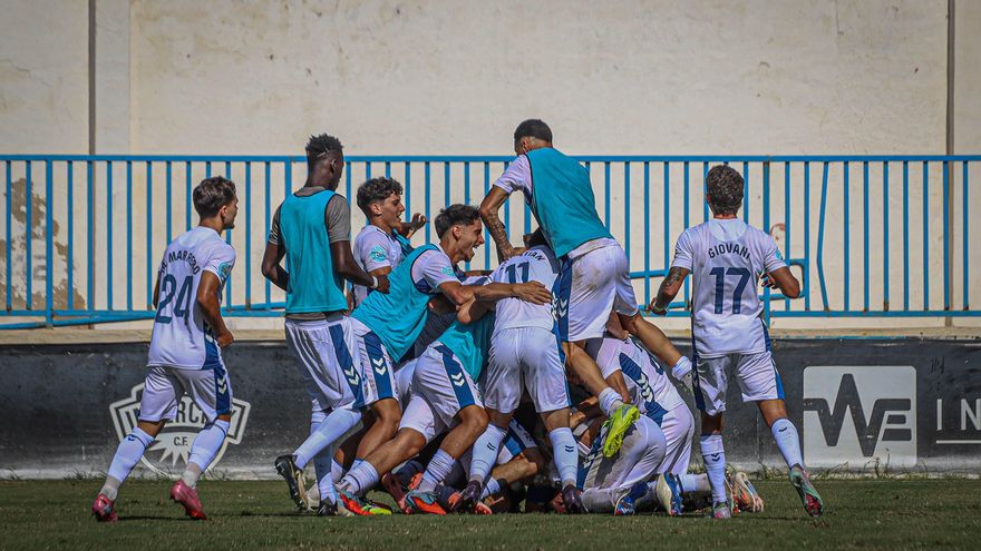 El Tenerife B gana a la épica y afianza su liderato