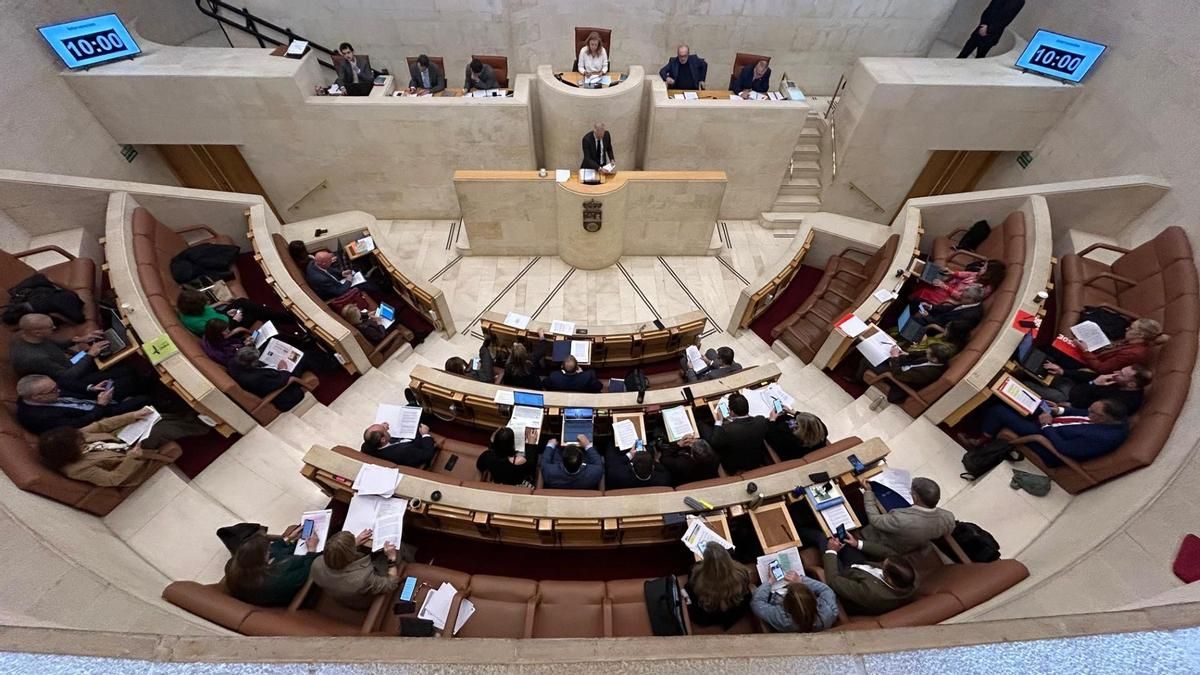 El Parlamento debatirá las enmiendas a la totalidad de la ley de autoridad del profesorado e iniciativas sobre Ceuta
