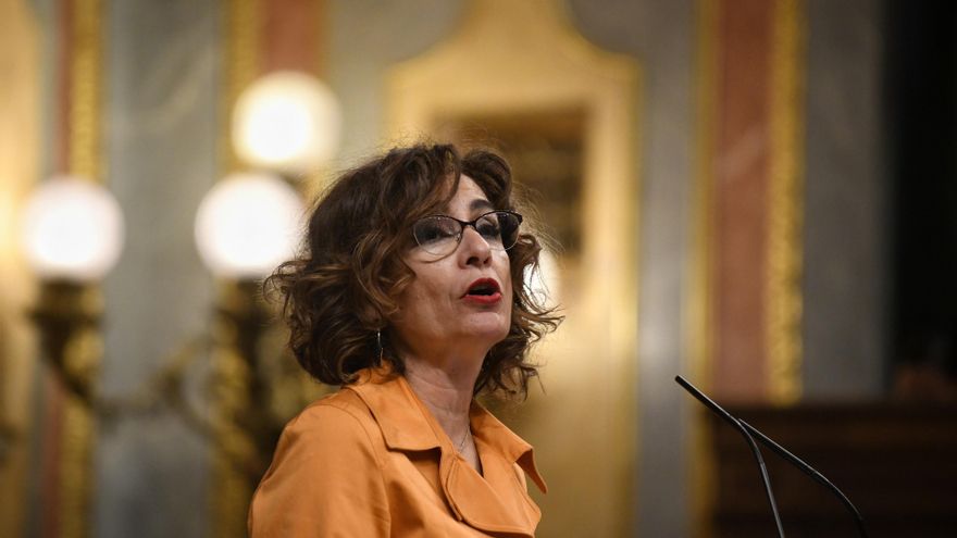 Archivo - La vicepresidenta primera del Gobierno y ministra de Hacienda, María Jesús Montero