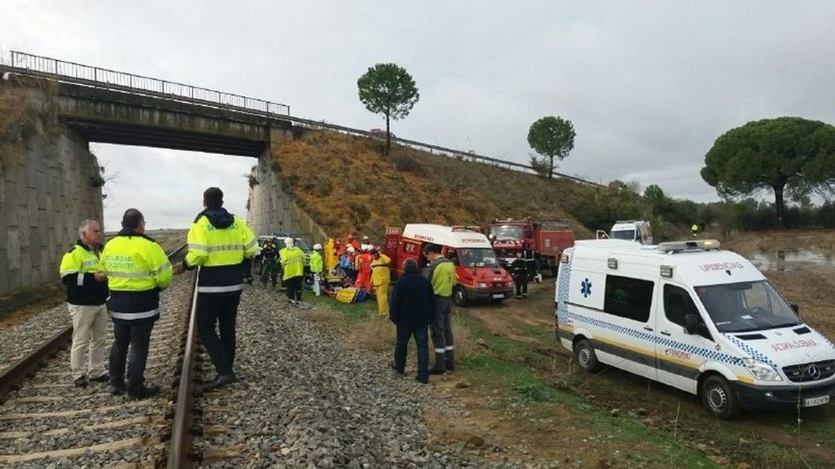 Ascienden a 21 los heridos, uno grave, tras descarrilar un tren entre El Sorbito y Arahal