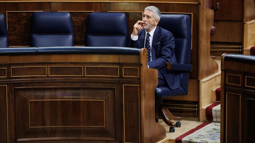 El ministro del Interior, Fernando Grande-Marlaska, en una sesión plenaria, en el Congreso de los Diputados.