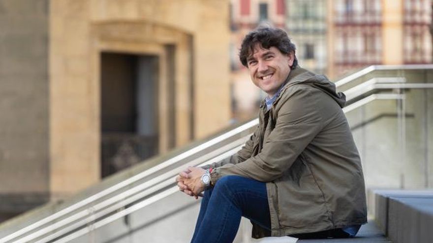 Eneko Andueza, candidato del PSE-EE: "Tenemos un perfil propio que está lejos del PNV"