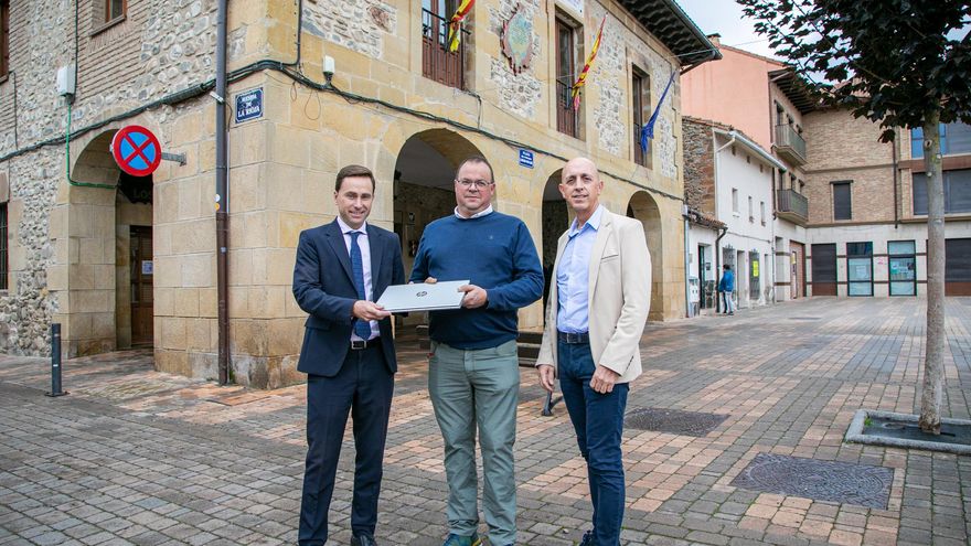 Los pueblos de entre 250 y 300 habitantes tendrán un ordenador portátil a disposición de sus vecinos