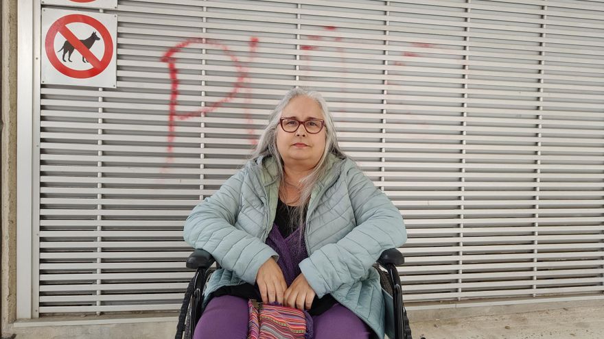 La empresa obliga ahora a una mujer en silla de ruedas a reincorporarse a su trabajo