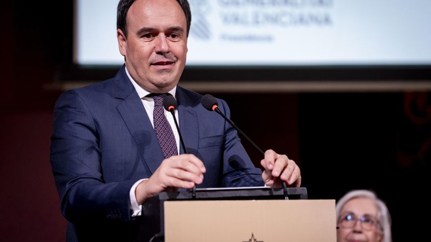 La Diputación de Valencia estiró la ley de función pública a favor de la pareja de Llorca para ficharla