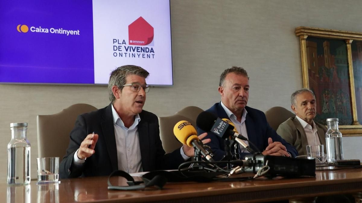 Caixa Ontinyent ofrecerá ayudas de hasta 12.500 euros para la compra de una primera vivienda a menores de 36 años
